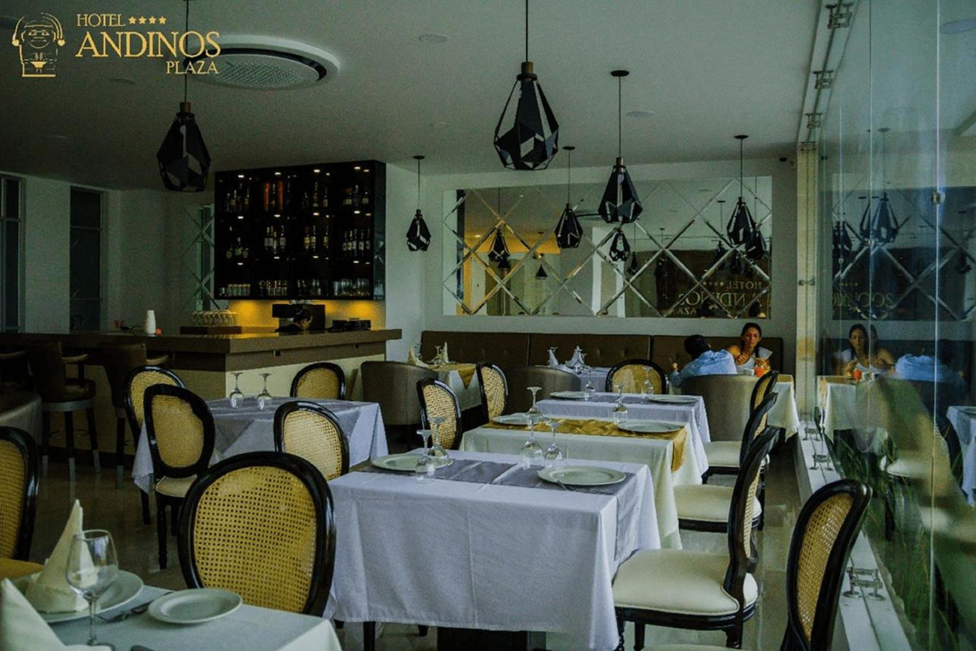 Hotel Andinos Plaza Florencia מראה חיצוני תמונה