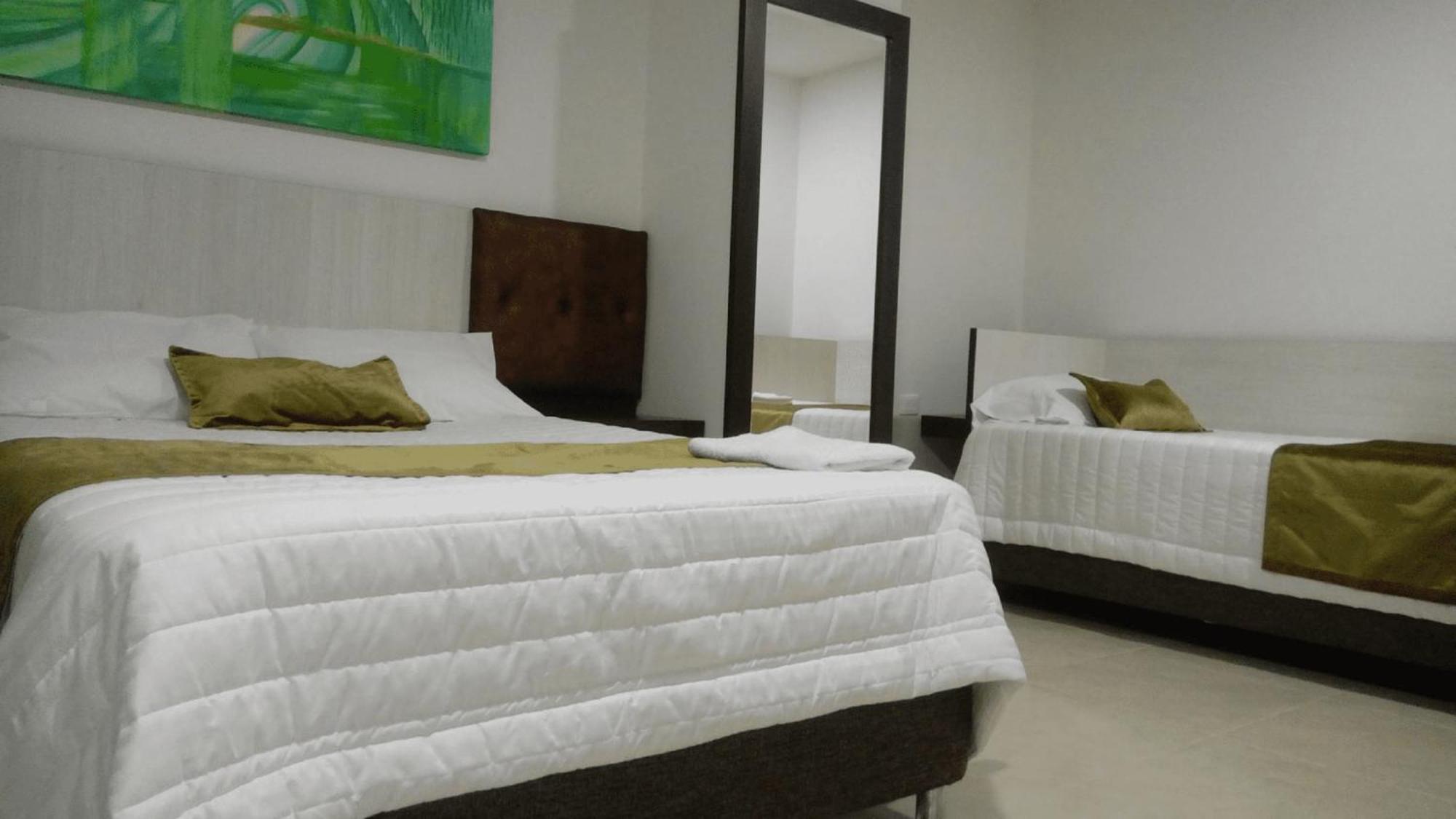 Hotel Andinos Plaza Florencia מראה חיצוני תמונה