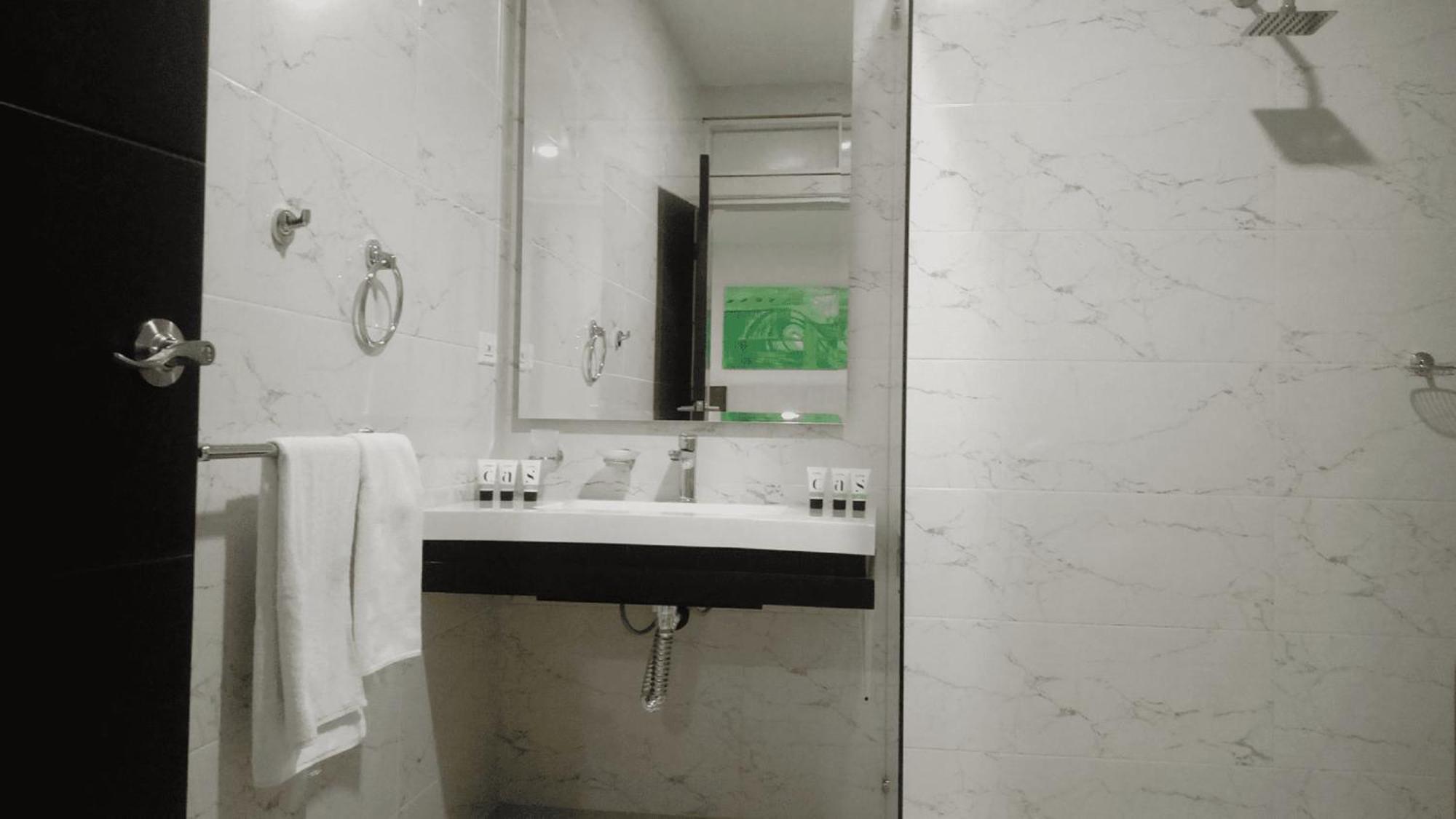 Hotel Andinos Plaza Florencia מראה חיצוני תמונה