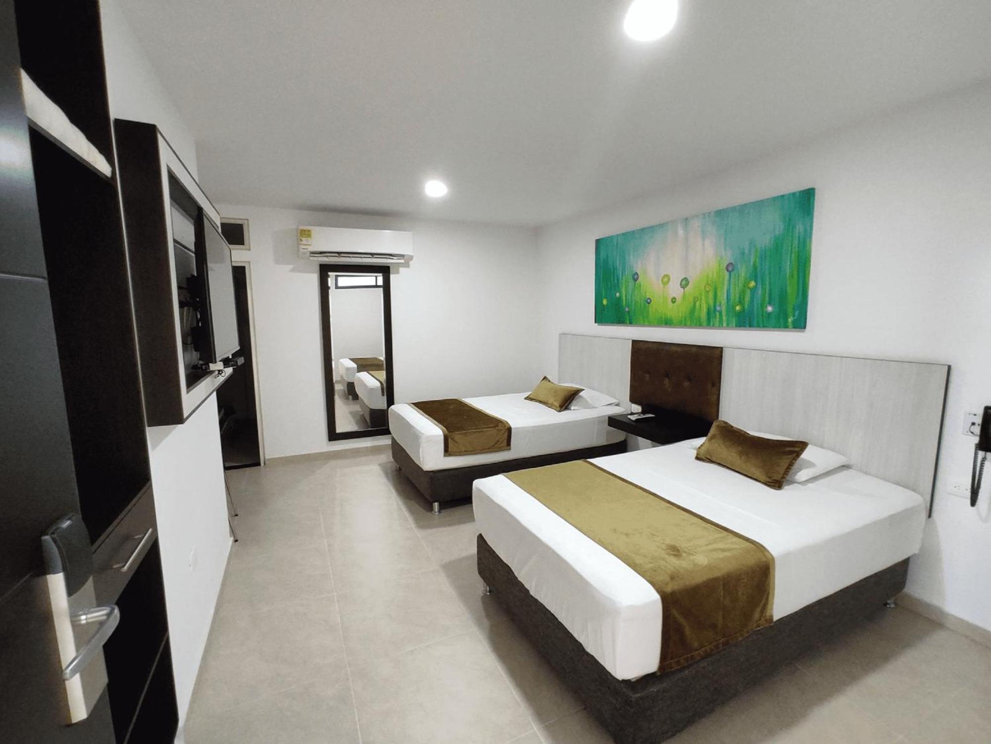 Hotel Andinos Plaza Florencia מראה חיצוני תמונה