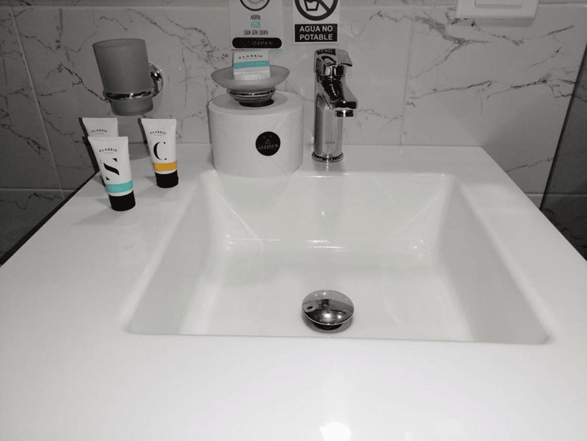 Hotel Andinos Plaza Florencia מראה חיצוני תמונה